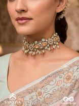 Maṇimalika- String of Jewels- Pastel-coloured choker with Beads & Gemstones set in a delicate pattern.