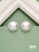 Classic serenade- statement white pearl stud 