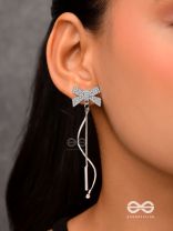 Starry Knots- Dangling Silver Cubic Zirconia Earrings 