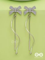 Starry Knots- Dangling Silver Cubic Zirconia Earrings 