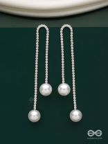 New dawn - Dangling crystal earrings with white pearl 