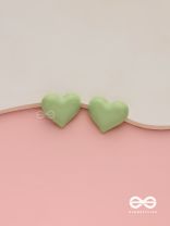 Lush amour - Green heart shaped studs 