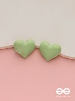 Lush amour - Green heart shaped studs 