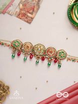 KUSUMAVALI - ROW OF FLOWERS - NECKLACE WITH CIRCULAR MOTIFS WITH GREEN, RED AND GOLDEN ELEMENTS