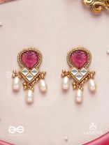 KANAKAVALLI - GOLDEN CREEPER - PEARLS, ENGRAVED STONE CUTDANA AND KUNDAN WORK EARRINGS