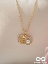 Golden Seashell - Pearl Embellished Pendant