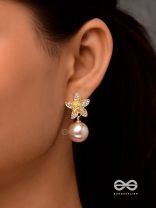 Twinkle Glow - Starry Pearl Earrings