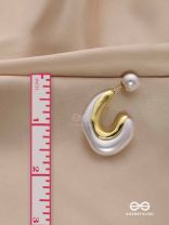 GILDED CREST - MODERN DUAL-TONE HOOPS