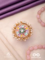 RANGVATI - FULL OF COLORS - EXQUISITE MULTI-HUED RING WITH PEARL AND CRYSTAL EMBELLISHMENTS