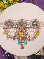 RANGVATI - FULL OF COLORS - EXQUISITE MULTI-HUED CHOKER WITH PEARL AND CRYSTAL EMBELLISHMENTS