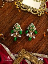 TARALIKA- STAR-LIKE- SPARKLING ENAMELLED KUNDAN EARRINGS WITH PEARLS AND BEADS 
