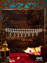 HIRANYA - GOLDEN GRACE - CLASSIC PEARL CHOKER WITH DELICATE GOLD ACCENTS