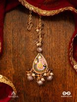 CHITRAMANI - JEWELLED ART - HANDCRAFTED KUNDAN MAANGTIKA WITH DETAILED ENAMEL WORK AND SOFT GEM DROPS