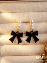 MIDNIGHT BOW - CHIC BLACK BOW WITH PEARL ACCENTS