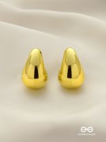GOLDEN DRIP - POLISHED TEARDROP STUDS WITH A LUXURIOUS FINISH