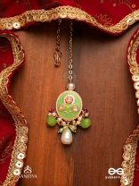 KARUNYA - GRACEFUL AURA- INTRICATE KUNDAN MAANGTIKA WITH PEARLS, BEADS AND GEMSTONES