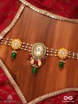KANAKSHOBHA - GOLDEN GRACE- TRADITIONAL KUNDAN NECKPIECE WITH BEADS AND PEARLS