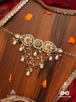 VANDEVI - GODDESS OF THE FOREST-  GRACEFUL KUNDAN NECKLACE WITH BEADS, DAINTY CHAINS AND PEARL DROPS