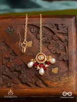 VARSHA - PEARL RAIN- MINIMAL STRINGED KUNDAN MAANGTIKA WITH LUSTROUS PEARL DROPLETS