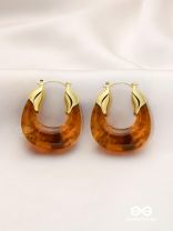 AMBER ARC- RICH BROWN RESIN HOOPS