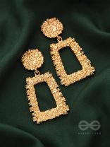 The Shimmery Diva Classic Geometric Earrings - Golden