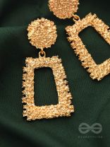 The Shimmery Diva Classic Geometric Earrings - Golden