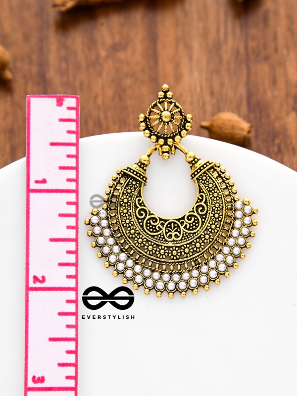 An Elegant Intricate Pearl Delight (Golden) - Embellished Oxidised Collection