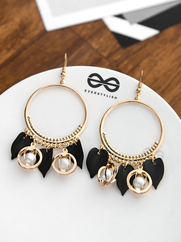 The Dangling Leaves and Pearls (Black) - The Golden Charm Collection