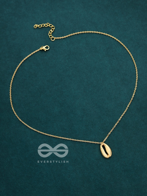The Glamorous Golden Shell Necklace With Anti-Tarnish Coating