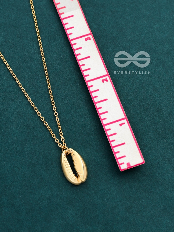 The Glamorous Golden Shell Necklace With Anti-Tarnish Coating