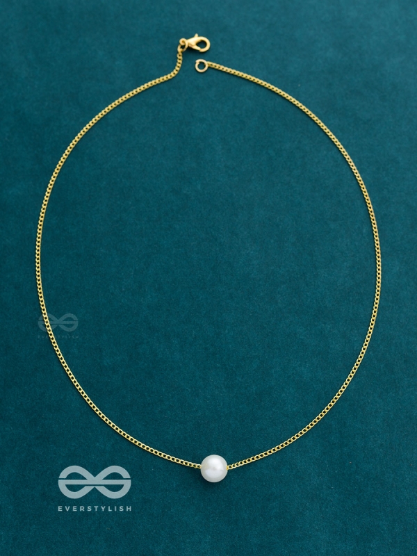 The Dainty Pearl Neckpiece - Golden
