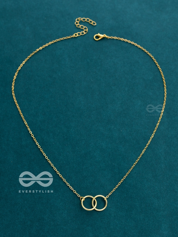 The Dainty Links - Golden Casual Neckpiece