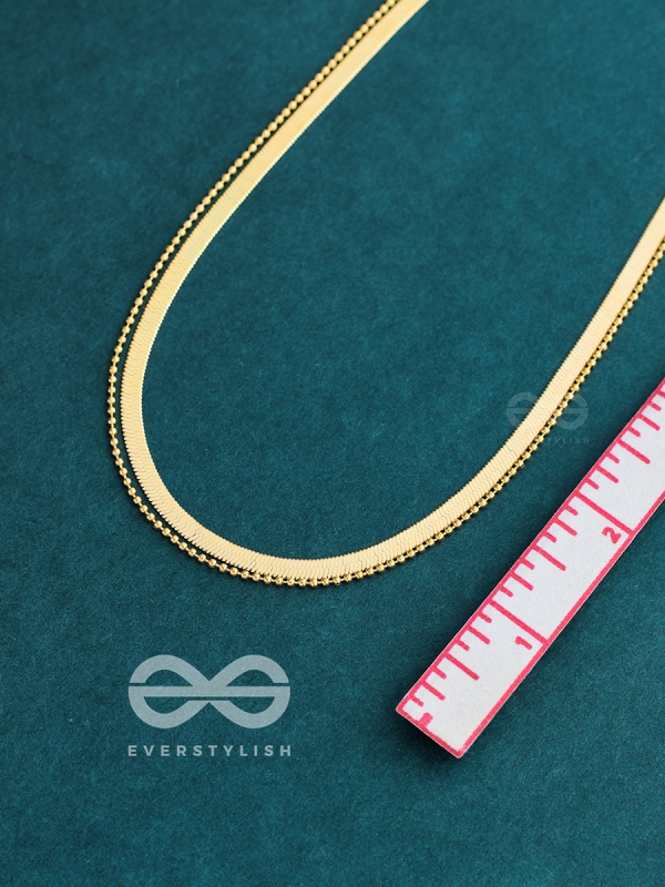 The Woman of Elegance - Golden Multilayered Neckpiece