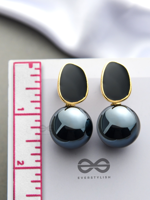 The Mesmerisingly Chic Statement Makers- Enamelled Pearl Earrings (Gun-Metal Grey)