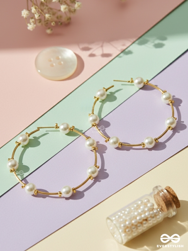 Pearl In The Gap- statement gold and pearl open hoops