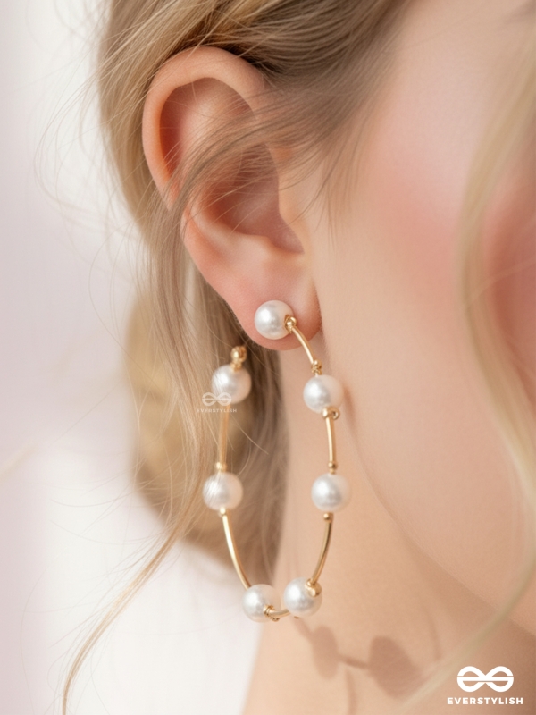Pearl In The Gap- statement gold and pearl open hoops
