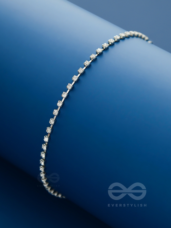 Elegance around my Neck - Silver Statement Neckpiece