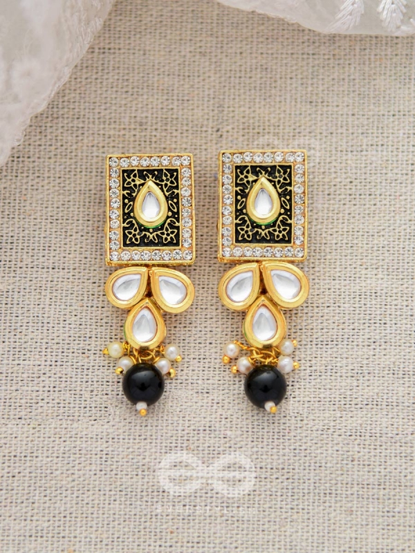 The Etheral Elegance - Set of Statement Choker And Earrings (Black)