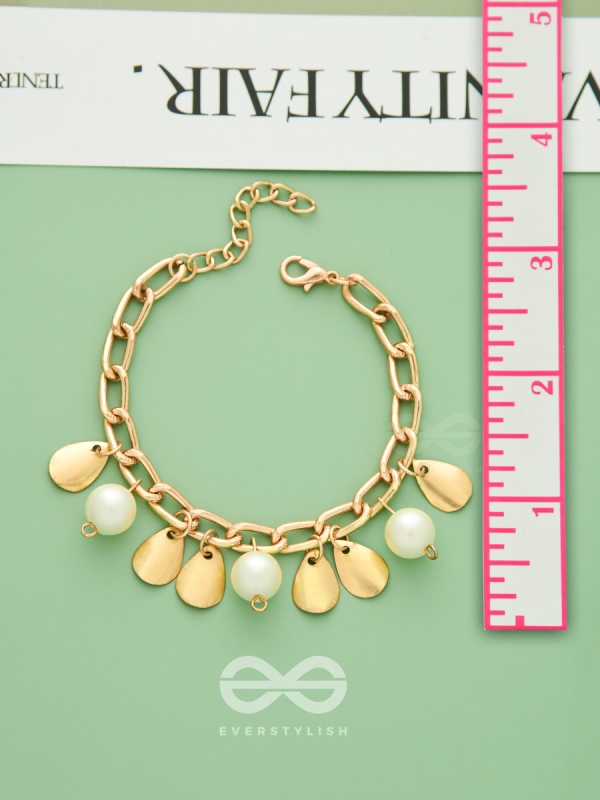 Pearly Rain - Golden Pearl Bracelet