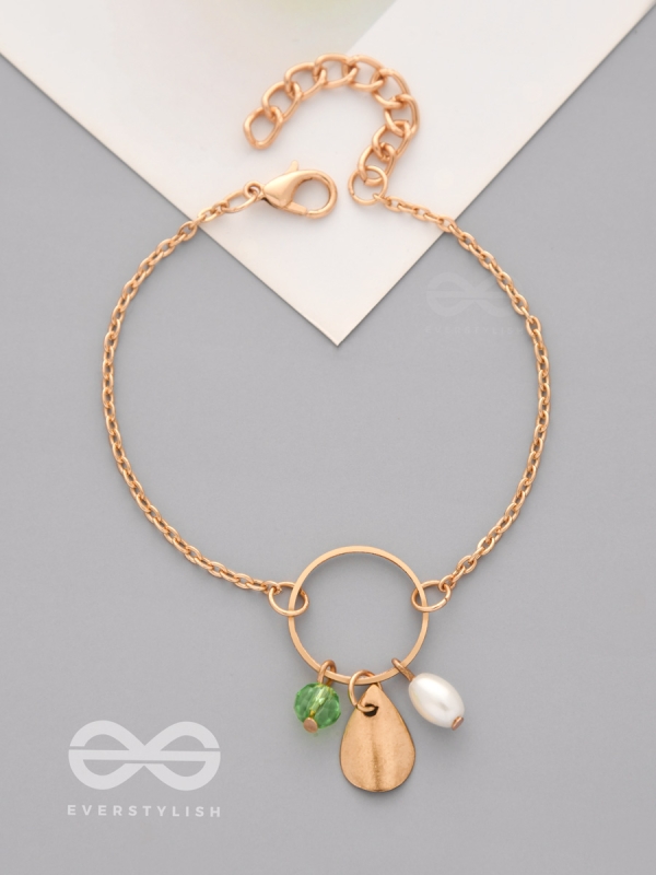 The Trinity Ring- Elegant Golden Bracelet