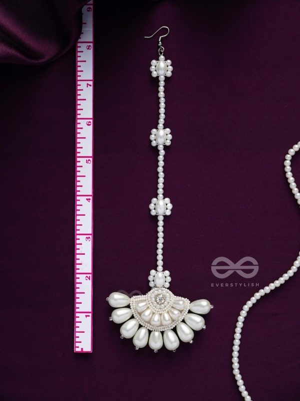 SAIKAVALI - DECORATED WITH PEARLS - STONE, BEADS AND PEARLS EMBROIDERED MAANGTIKA