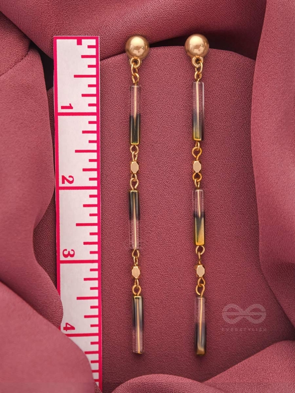 Day In, Day Out-Golden Resin Earrings (Ivory White and Lead Black)