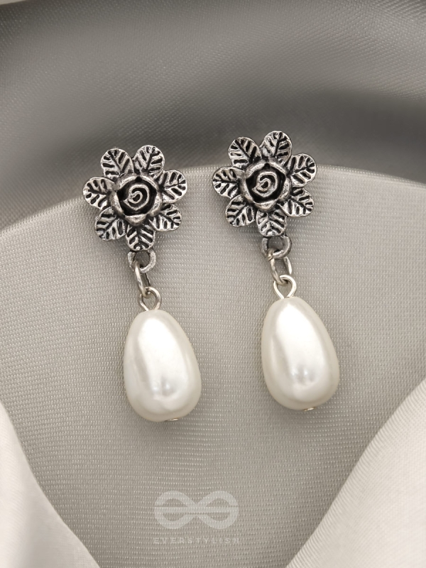 The Frosty Dewdrop- Oxidised Pearl Earrings