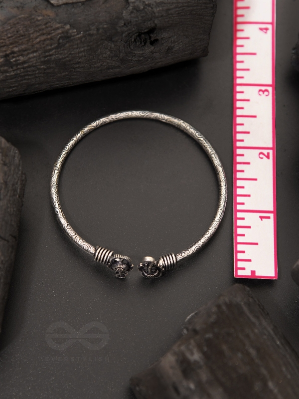 The Divine Delight- Oxidised Bangle Bracelet