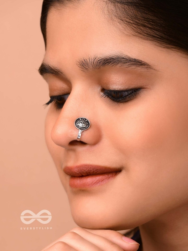 THE DIVINE GRACE - OXIDISED NON-PIERCED NOSERING