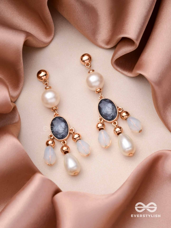 The Foggy Sky- Golden Pearl Earrings