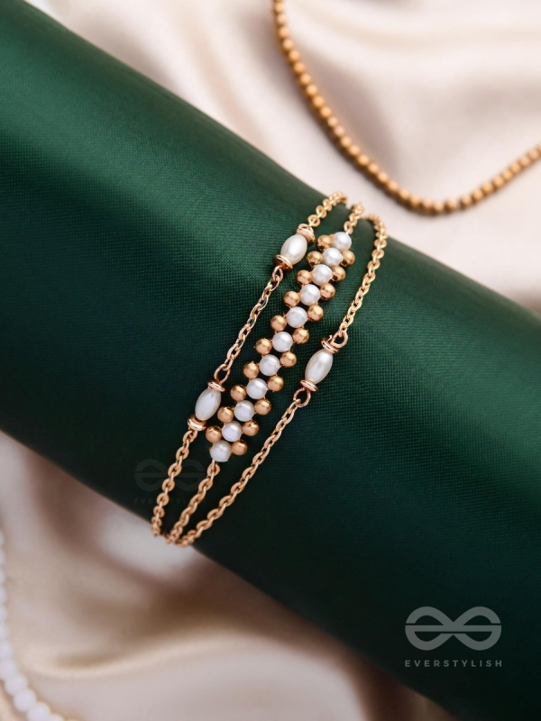 THE VANILLA SWIRL - DELICATE HANDMADE BRACELET