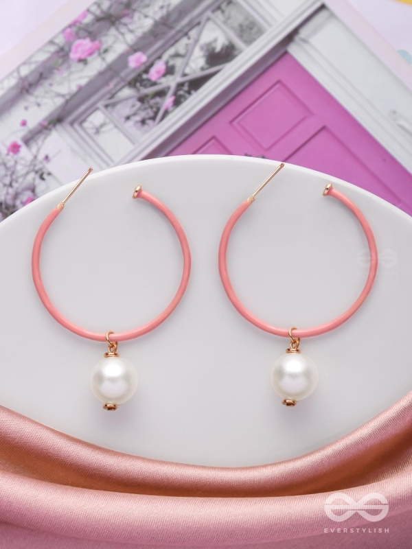 DAZZLING DEWDROP DREAM - CUTE PEARL EARRING