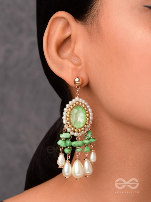 THE EVERLASTING ELEGANCE - GOLDEN EMBELLISHED EARRINGS