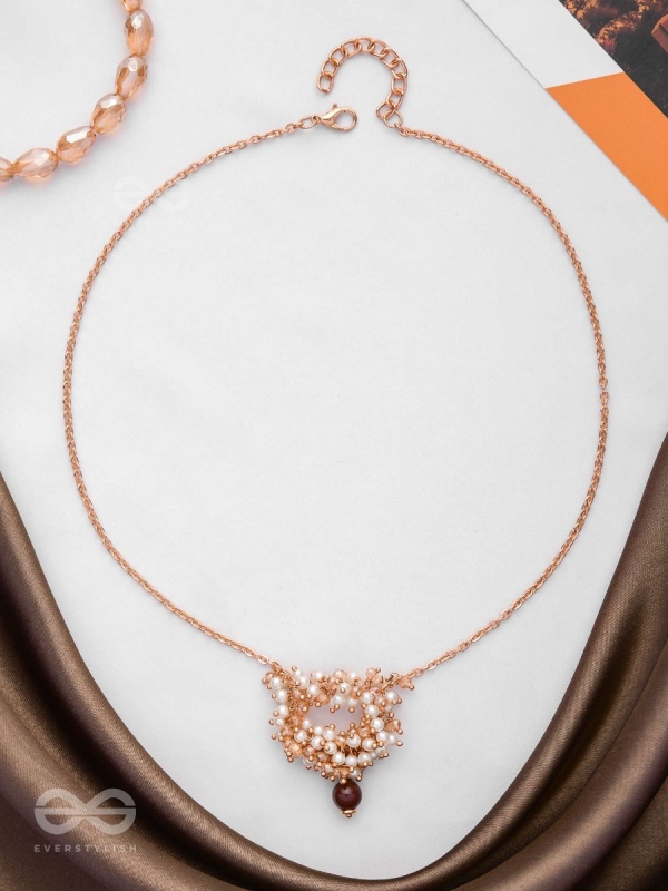 Golden Whispering Chain - Bold & Glamorous Neckpiece With Anti-Tarnish Coating 